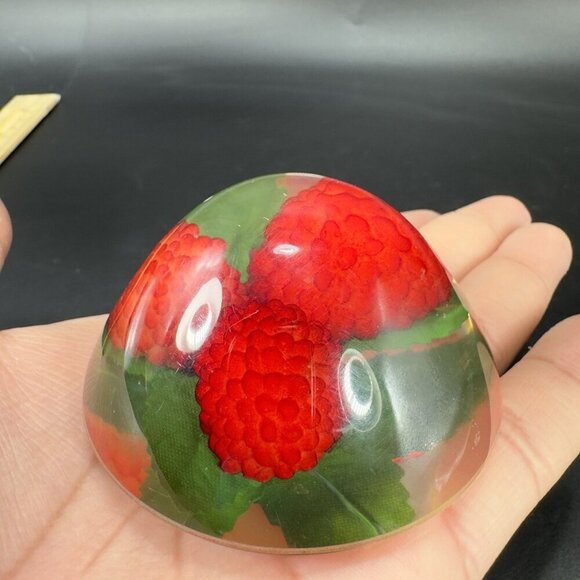 Dome Shape Acrylic Resin Lucite Round Paperweight Red Raspberry Leaves Vintage - Picture 10 of 13